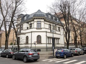 Casa de vânzare 17 camere, în Bucureşti, zona Capitale