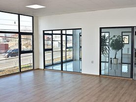 Vânzare spaţiu comercial