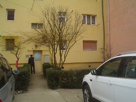 Garsonieră de închiriat, în Caransebes, zona Central