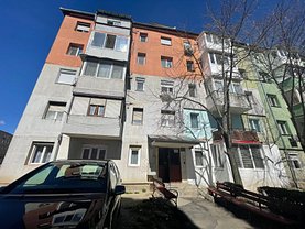 Apartament de vânzare 2 camere, în Caransebeş