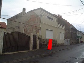 Casa de închiriat 5 camere, în Caransebes, zona Central