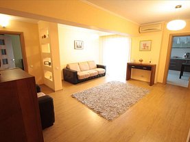 Apartament de închiriat 4 camere, în Slatina, zona Central