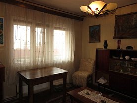 Apartament de închiriat 4 camere, în Satu Mare, zona Central
