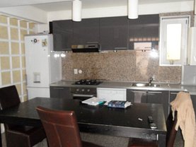 Apartament de închiriat 3 camere, în Targoviste, zona Micro 9