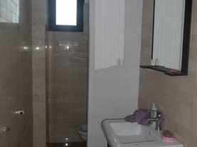 Închiriere spaţiu comercial
