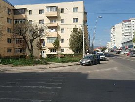 Apartament de vânzare 3 camere, în Bacau, zona Orizont