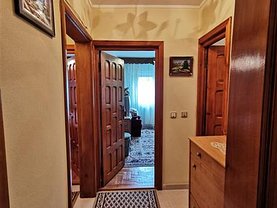 Apartament de vânzare 3 camere, în Bacău, zona Ştefan cel Mare