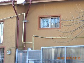 Casa de închiriat 4 camere, în Bacau, zona 9 Mai