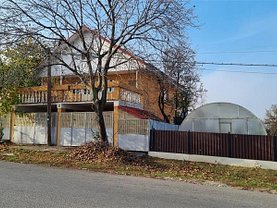 Casa de vânzare 12 camere, în Osebiţi, zona Central
