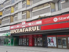 Vânzare spaţiu comercial