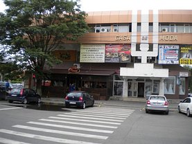 Închiriere spaţiu comercial
