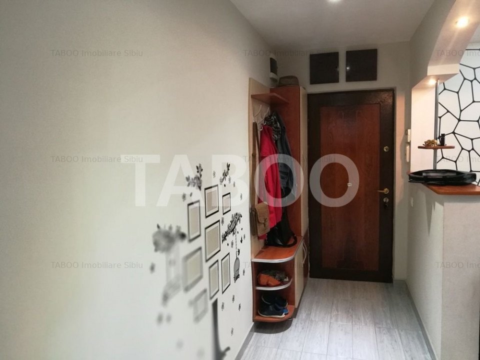 Apartament decomandat cu 3 camere de vanzare zona Vasile Aaron - imaginea 12