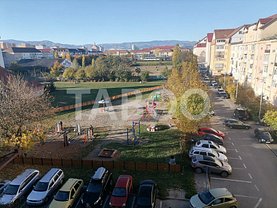 Apartament de vânzare 3 camere, în Sibiu, zona Vasile Aaron