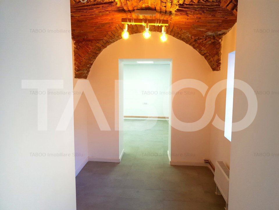 Apartament de vanzare cu 2 camere in Centrul Istoric din Sibiu - imaginea 1