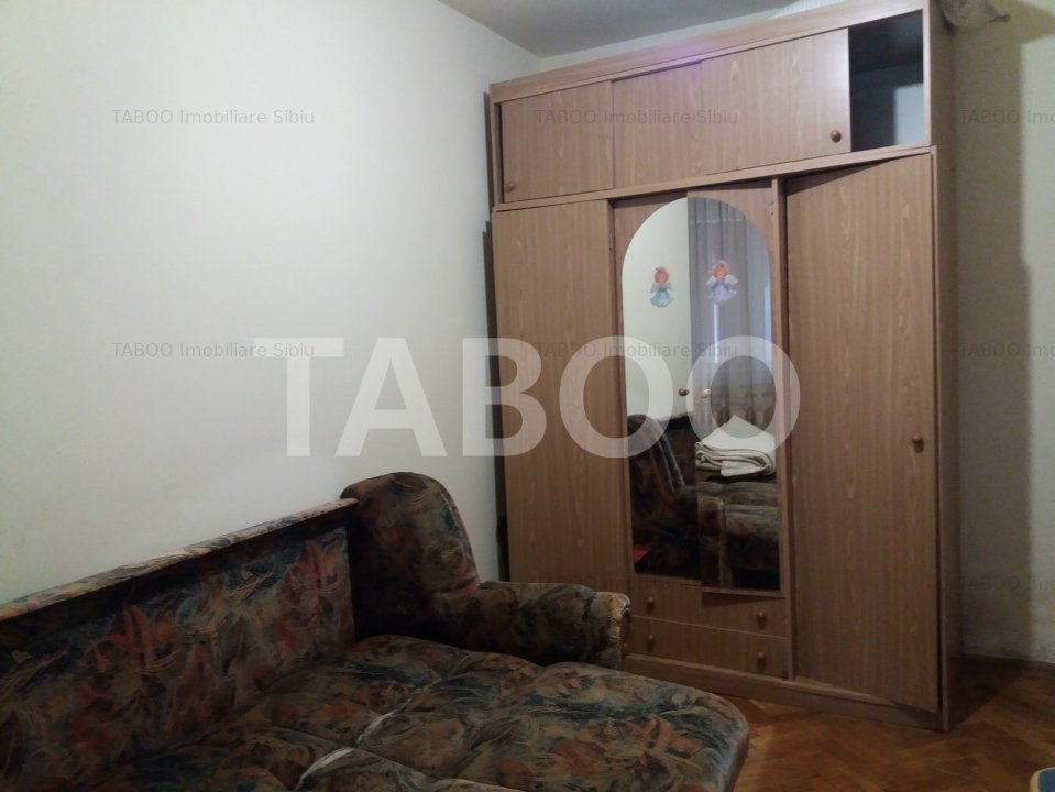 Apartament de inchiriat 3 camere etaj 3  Mihai Viteazu Sibiu - imaginea 6