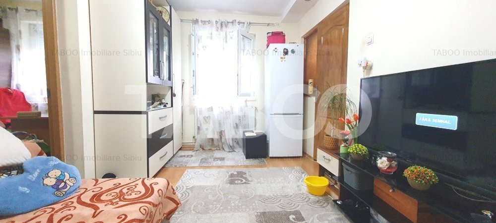 Apartament mobilat utilat si renovat cu 2 camere de vanzare in Tiglari - imaginea 0 + 1