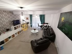 Casa de închiriat 4 camere, în Şelimbăr, zona Central