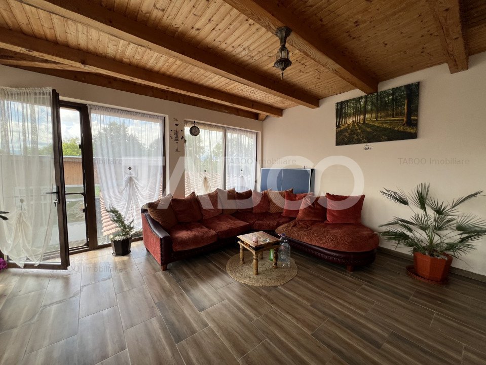 Casa cu 4 camere curte si terasa de inchiriat in Mandra judetul Brasov