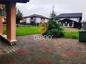 Casa de închiriat 5 camere, în Selimbar, zona Central