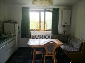 Casa de închiriat 4 camere, în Selimbar, zona Central