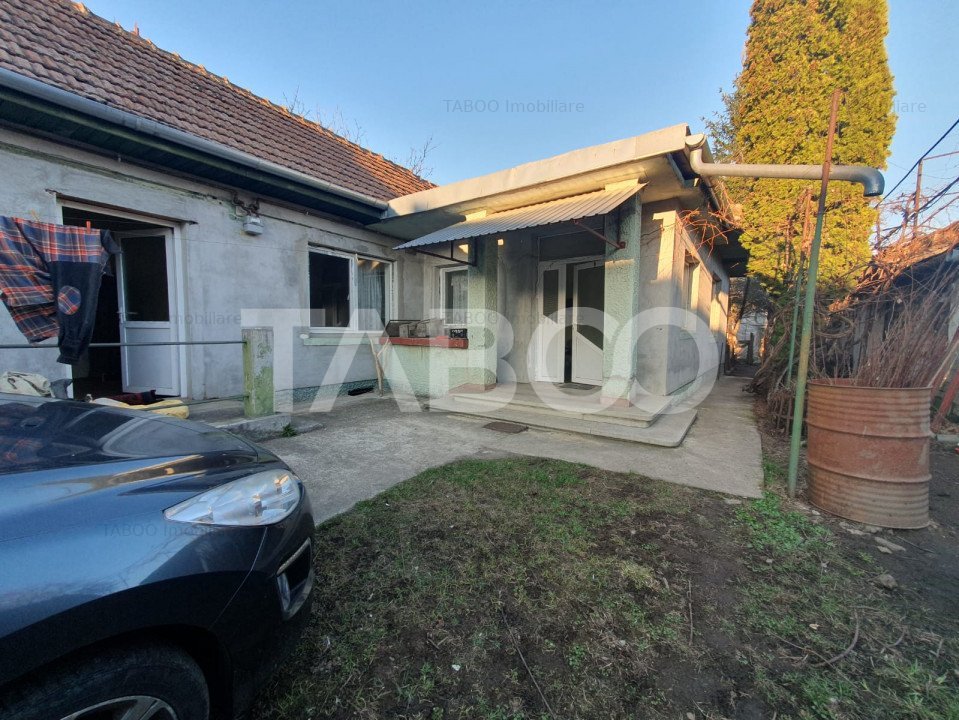 Casa de vanzare 4 camere zona centrala 160 mp utili teren liber 489 mp
