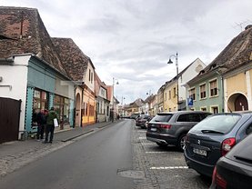 Închiriere spaţiu comercial