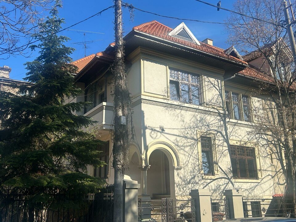 Aviatorilor metrou vila renovata de inchiriat 9 camere , rezidenta sau office