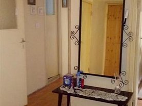 Apartament de vânzare 4 camere, în Cluj-Napoca, zona Manastur