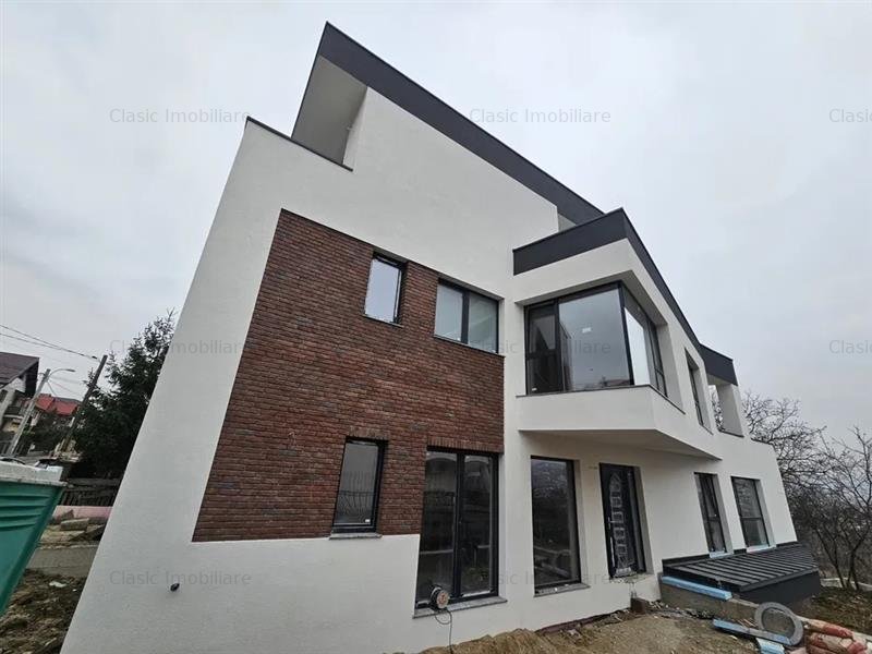 Vanzare casa cuplata locatie deosebita Dambul Rotund zona Maramuresului, Cluj-Na