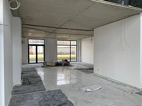 Vânzare spaţiu comercial