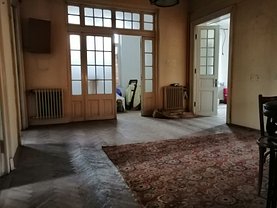 Apartament de vânzare 5 camere, în Bucureşti, zona Dacia