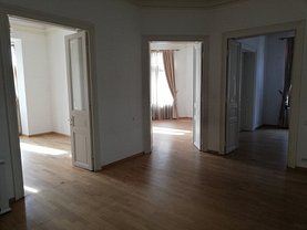 Casa de închiriat 15 camere, în Bucuresti, zona P-ta Victoriei