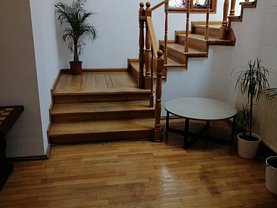 Casa de vânzare 9 camere, în Bucureşti, zona P-ţa Victoriei