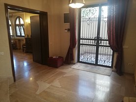 Casa de vânzare 7 camere, în Bucureşti, zona Dacia