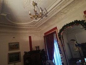 Casa 12 camere în Bucuresti, P-ta Universitatii