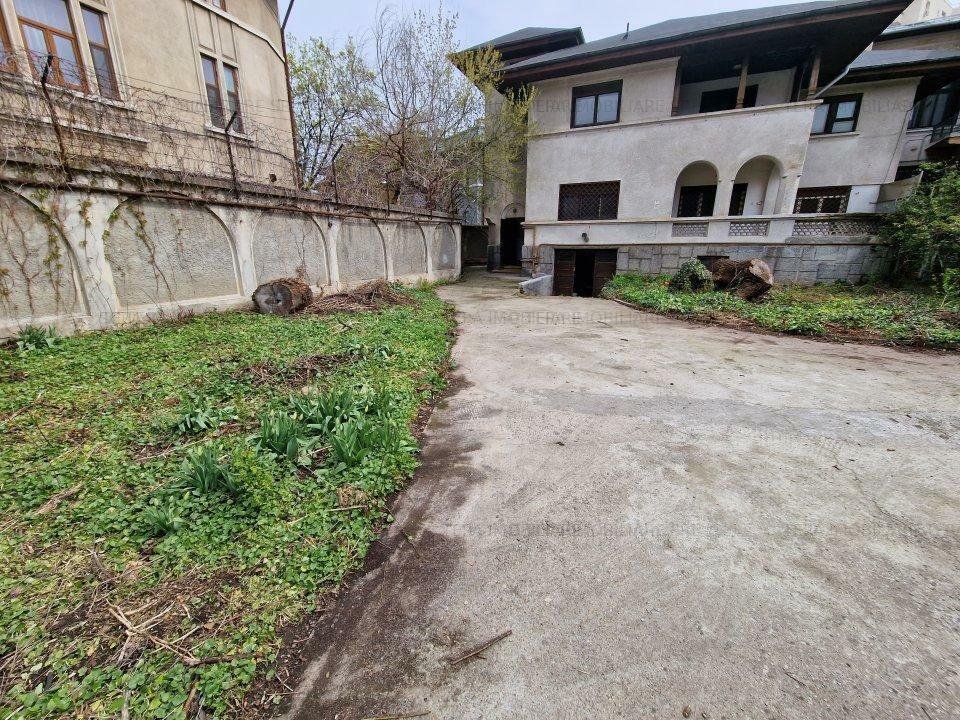VANZARE CASA VILA