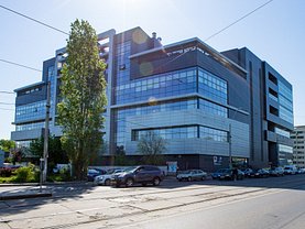 Închiriere spaţiu comercial