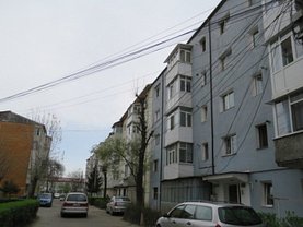 Apartament de vânzare 3 camere, în Bacau, zona Central