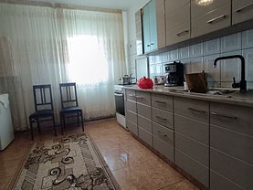 Apartament de vânzare 2 camere, în Bacău, zona Milcov