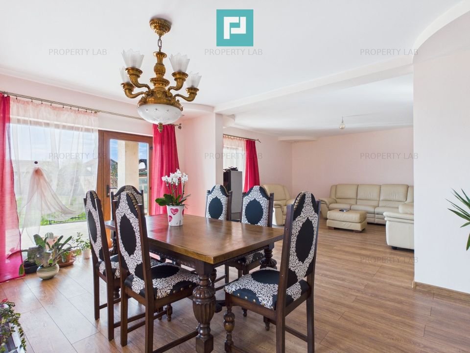 Vila spatioasa 5 camere, 2 nivele aproape de oras