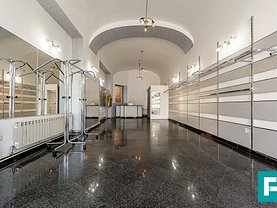 Vânzare spaţiu comercial