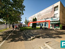 Închiriere spaţiu comercial