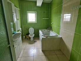 Apartament de închiriat 4 camere, în Tulcea, zona Central