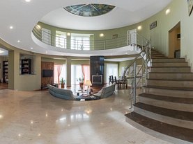 Casa de vânzare sau de închiriat 7 camere, în Otopeni