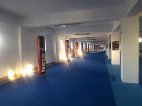 Închiriere spaţiu industrial