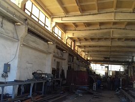 Vânzare spaţiu industrial
