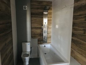 Apartament de vânzare 3 camere, în Bucureşti, zona Titan