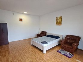 Apartament de închiriat 3 camere, în Cluj-Napoca, zona Plopilor
