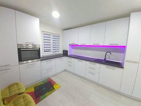 Apartament de vânzare 3 camere, în Cluj-Napoca, zona Mărăşti