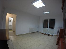Vânzare spaţiu comercial